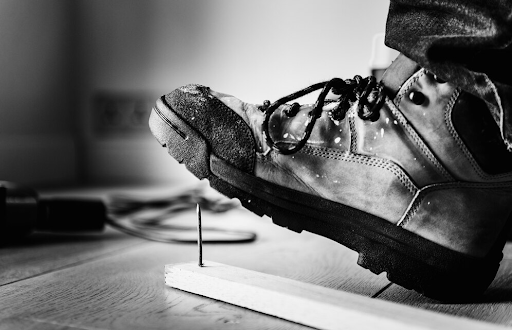 Steel Toe Cap vs. Composite Toe Cap: Which is Better for Your Safety?